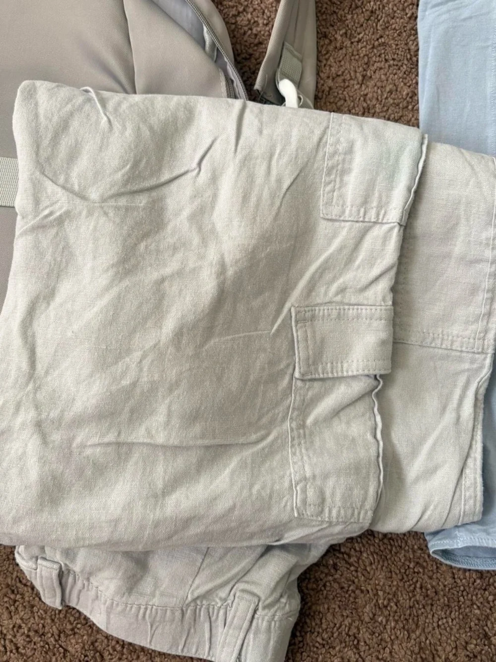 Hollister Cargo Pants - Picture 4 of 5